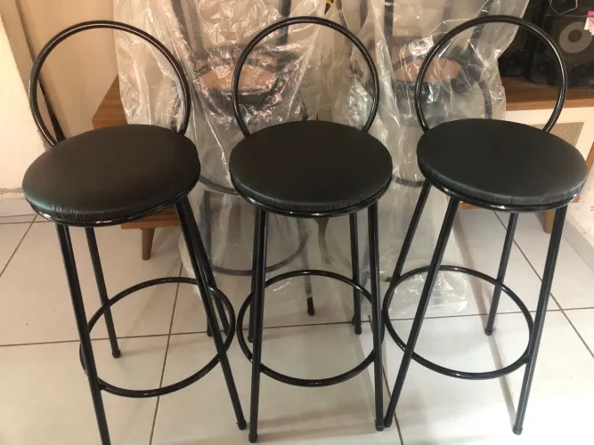 Banquetas Bistrô com Encosto e Assento Preto