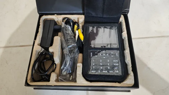Localizador de satélites Satlink WS-6906