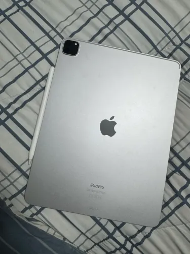 iPad Pro 12.9 polegadas 6 geração + Apple Pencil - perfeitas condições