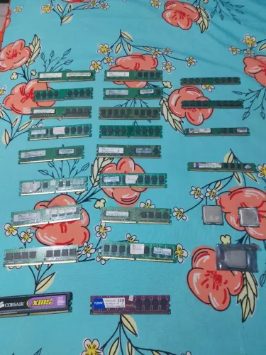 Lote de memórias ram e processador 