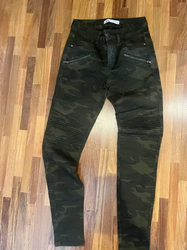 Calça skinny Zara 