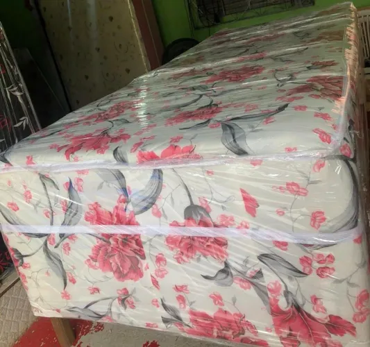 Cama de solteiro de espuma alta
