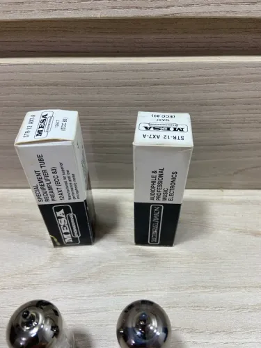 Válvulas Mesa Boogie ou Fender 12AX7 (ECC83)