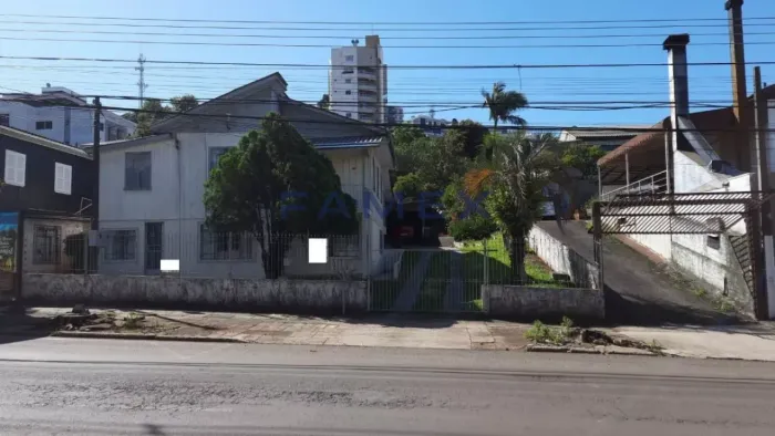 TERRENO COM POSSIBILIDADES DE CONSTRUIR ATÉ 8 PAVIMENTOS - TE448