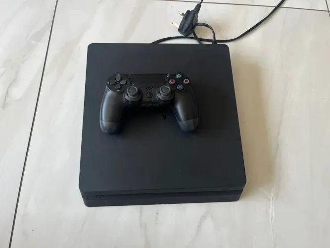 Vendo Video Game Ps4 1Tb