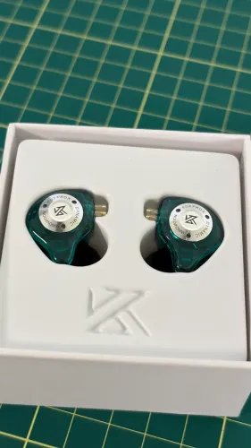 KZ EDX Pro X - Ciano | Versão com Microfone
