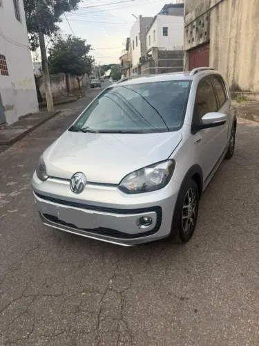 Volkswagen Up! Cross 1.0 TSI Total Flex 12V 5P 2017