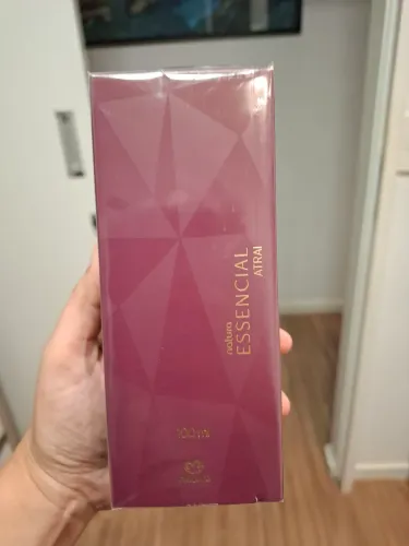 Natura essencial atrai feminino