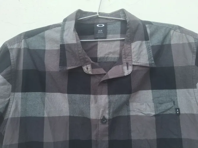 Camisa xadrez Oakley 