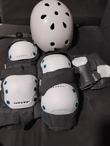 Kit de Proteção Infantil: Capacete e Joelheiras