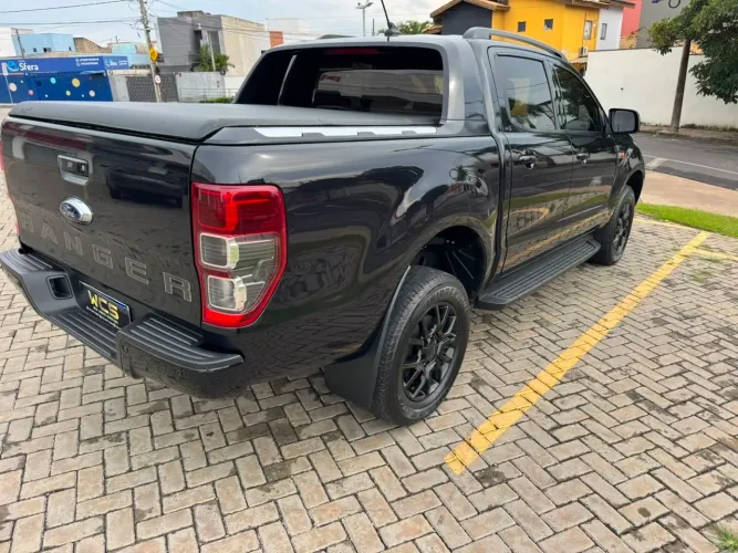 Ford Ranger Black 2.2 4X2 CD Diesel AUT 2023