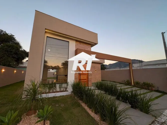 Casa com 3 dormitórios à venda, 100 m² por R$ 630.000 - Ubatiba - Maricá/RJ
