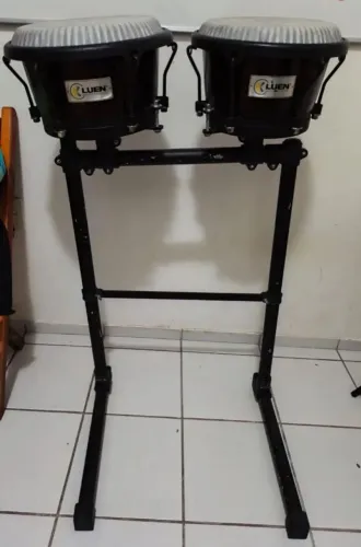 Congas compactas com suporte Luen