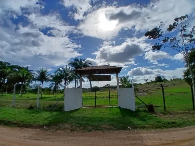 Sitio no Rio Preto da Eva