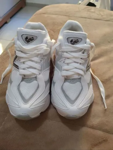Tênis segunda linha New Balance 9060