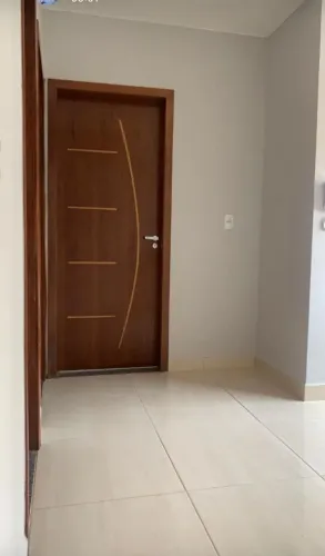 Aluga-se *