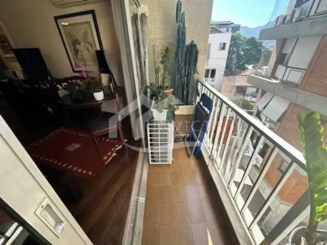 EXCELENTE APARTAMENTO DE 2 QUARTOS COM VAGA NA ESCRITURA EM IPANEMA!!!