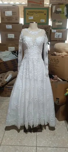 Vendo vestido de noiva lindo sem detalhes tamanho 42 a 44