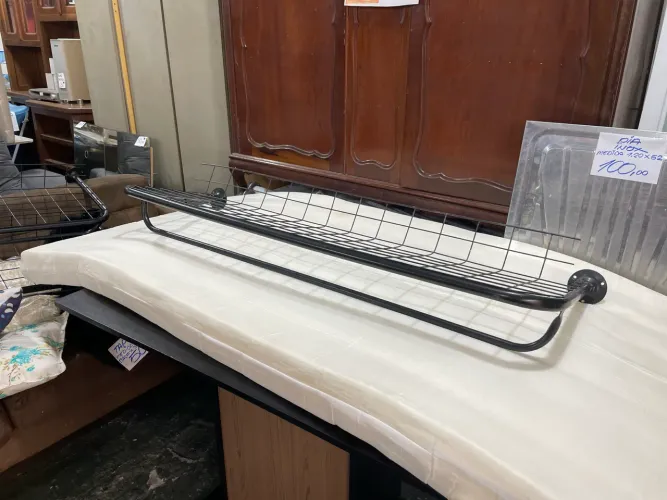 Arara de Parede para Roupas com Suporte de Tela Aramada