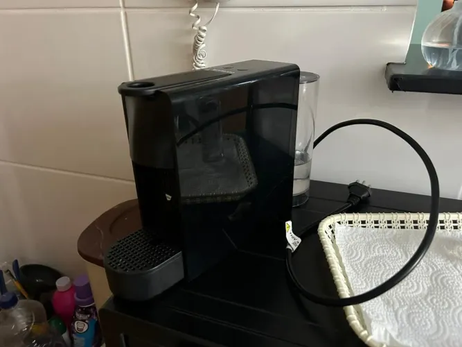 Cafeteira Nespresso mini essenza