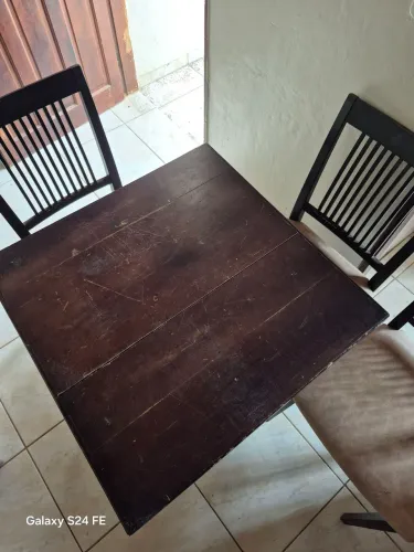 Vendo mesa de madeira