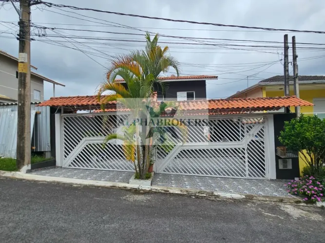 Casa de condominio com 4 suítes e 6 vagas