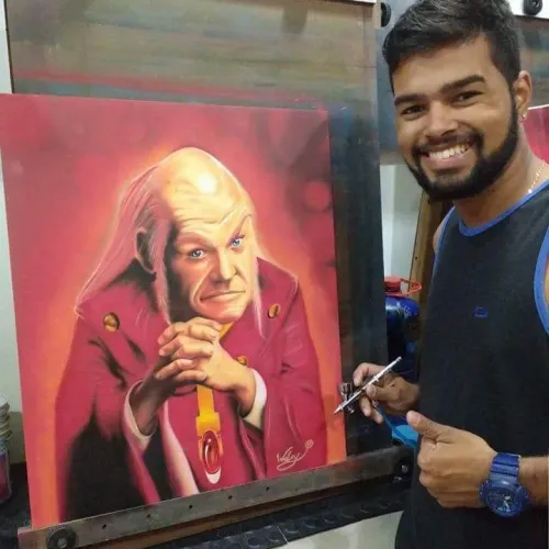 Vendo arte em telas.