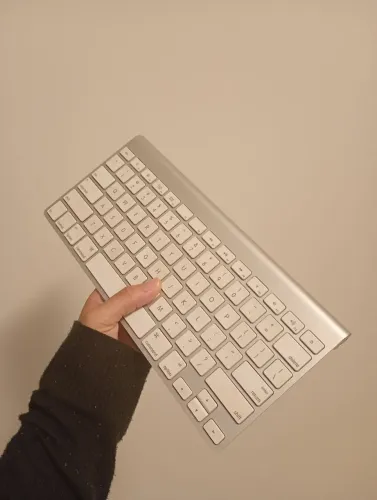 Teclado apple original, praticamente novo.