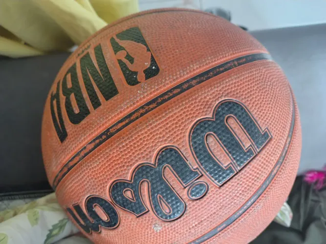 Vendo bola de basquete Wilson