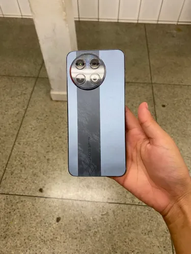 Vendo celular para saída rápida
