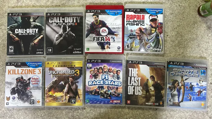 Vendo PS3 com 9 jogos inclusos
