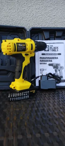 Parafusadeira e Furadeira BlackTools Nova