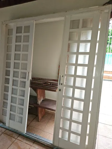 Porta 2,00 x 2,10 4 folhas Sasazaki 