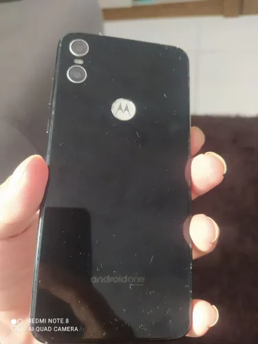 Vendo telefone Motorola perfeito