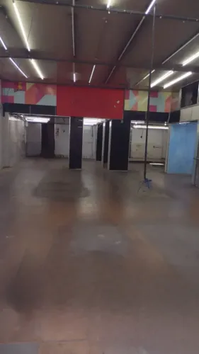LOJA AMPLA PARA LOCAÇÃO RETIRO