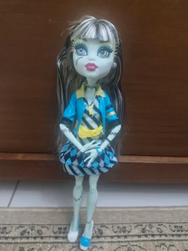 Boneca Monster High G1 - Frankie Stein Picture Day