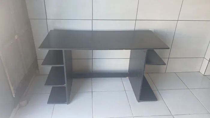 Mesa escrivaninha 135cm