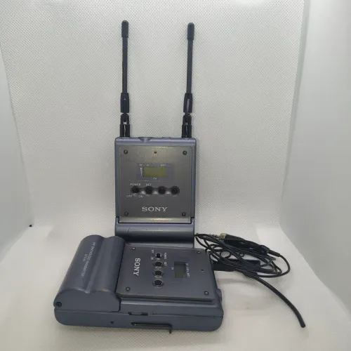 Microfone lapela sem fio Sony com transmissor URX-P1 e transmissor UTX-B1