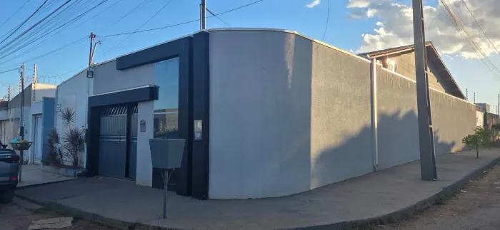 Casa pra alugar( e sem a mobilia)no parque dos Carajas WhatsApp *