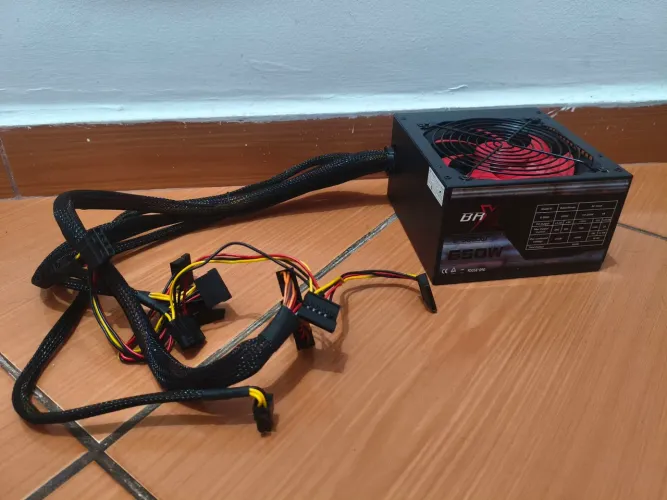 Fonte BRX 650W Bivolt Automática com PFC Ativo