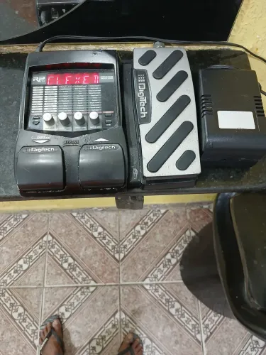 Pedaleira digitech rp 255