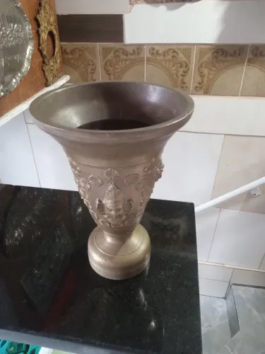 Vasos de bronze.