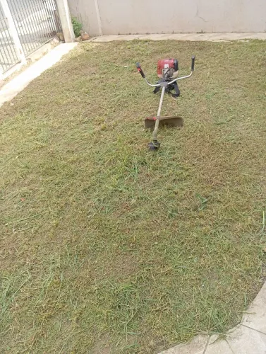 Corte de grama e limpeza de terrenos em geral