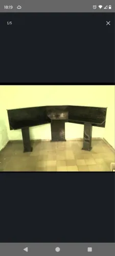 Escrivaninha de granito 