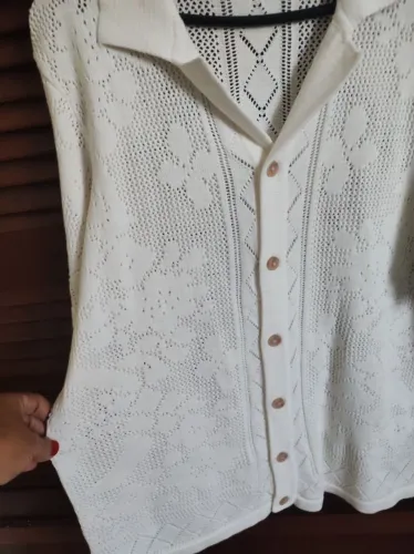 Blusa modelo tricô com lindo desenho