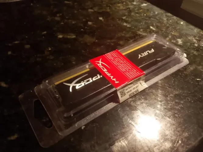 Memória Ram FURY HYPERX 8GB 14900Mhz (no acrílico não lacrado) DDR3 FUNCIONANDO.
