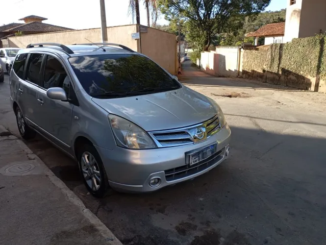 Nissan Livina Grand SL 1.8 16V Flex Fuel Aut. 2013