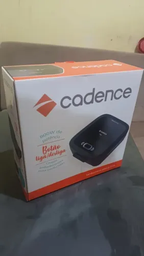 Sanduicheira Elétrica Antiaderente Cadence 