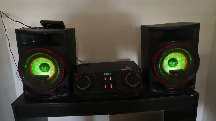som lg 2350w rms