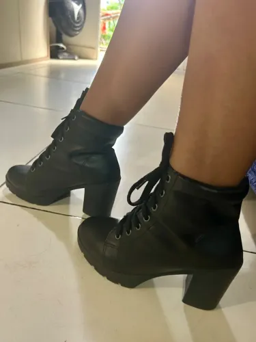 Bota coturno cano curto tratorado 